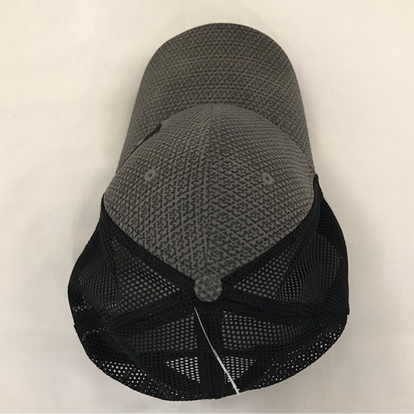Under Armour Adjustable SnapBack Mesh Ball Cap - Picture 14 of 14